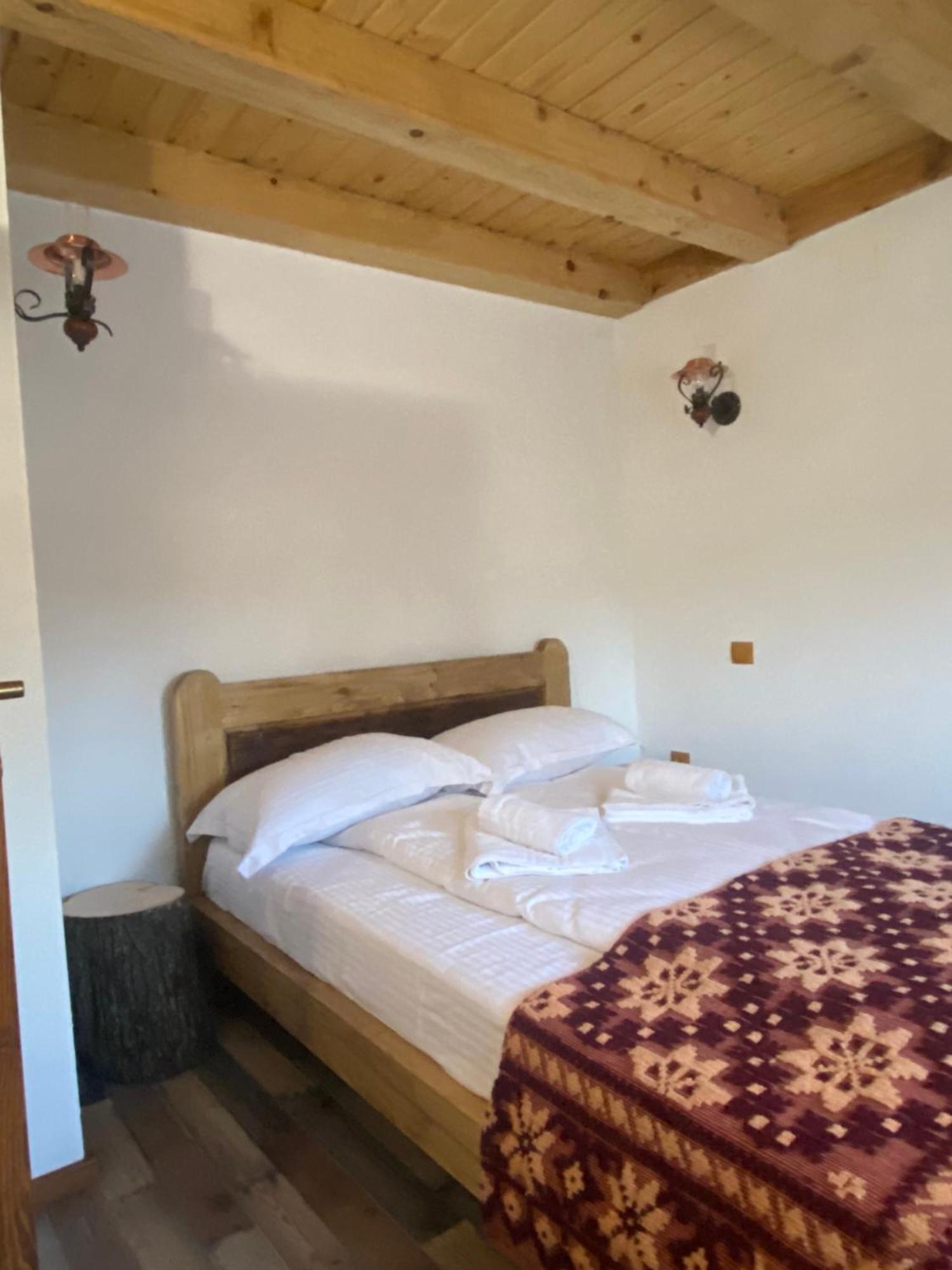 Casa Cu Sindrila Vila Vălenii de Munte Exterior foto